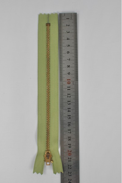 ZIP040  3號拉鏈  單頭拉鏈  金屬密尾拉鏈  金色拉鏈  不設單獨拉鍊訂購 45度照